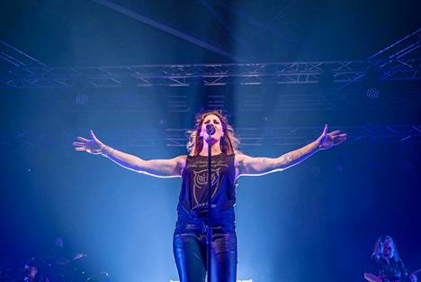 Nightwish on joutunut perumaan Suomen-keikkojaan pandemian aikana jo monta kertaa, mutta viime kesän salakeikka sentään onnistui. Yhtye esiintyi Oulun Club Teatriassa Nevski  the Prospects -nimellä. 