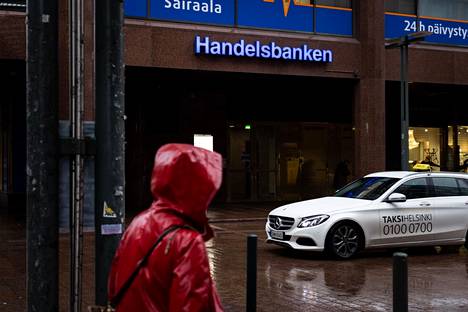 Handelsbanken kertoi tiistaina vetäytyvänsä Suomesta.