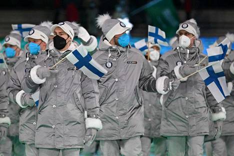 The Finnish team arrived on the scene covered in gray.