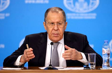 Venäjän ulkoministeri Sergei Lavrov piti perjantaina noin kolme tuntia kestäneen tiedotustilaisuuden.