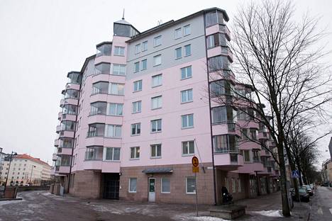 Kuvassa hitas-taloksi rakennettu Malminkatu 5, joka kuitenkin vapautettiin hintasäännöstelystä neljä vuotta sitten. Helsingin vielä julkaisemattomassa luonnoksessa tuodaan esiin useita keinoja hitas-järjestelmän korvaajaksi.