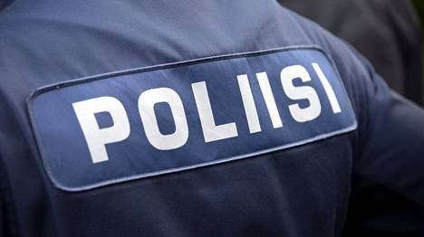 Lounais-Suomen poliisilla kiireinen viikonloppu: Turussa pidätettiin  henkilöt, joiden epäillään varastaneen purjeveneen ja seilanneen Ruotsiin -  Kotimaa 