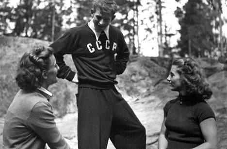 Olympic athletes.  In the photo, from the left, Olga Tass from Hungary, Valentin Muratov from Russia and Margarethe Korondi from Hungary. 