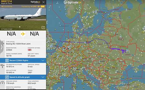A screenshot of the Flightradar24 app shows how the British RC-135 Rivet Joint flew in the Ukrainian sky on Thursday.