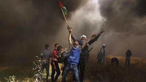 Ainakin viisi palestiinalaista on kuollut ja yli 400 haavoittunut Israelin luodeista Gazan mielenosoituksissa perjantaina