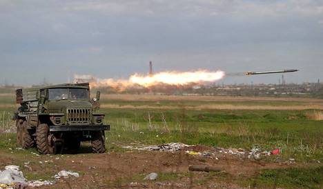 Venäläisten kevyt raketinheitin tulitti ukrainalaisia Azovstahlin taistelussa toukokuussa. 
