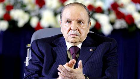 Algerian presidentti Bouteflika eroaa