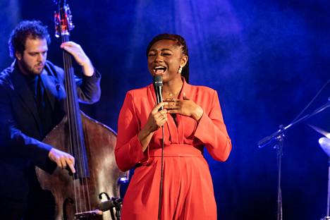 Samara Joy on vasta toinen parhaaksi uudeksi artistiksi Grammyissa valittu jazzmuusikko. Kuva Winter JazzFest -konsertista New Yorkista tammikuulta.