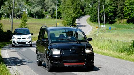Liikenne | Mopoautot villitsivät Suomen teinit vuosituhannen alussa, nyt ne pölyttyvät latojen takana – Kerro HS:lle, minne sinun mopoautosi päätyi