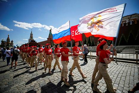 Junarmijan jäseniä voitonpäivän paraatissa Moskovassa kesällä 2018.