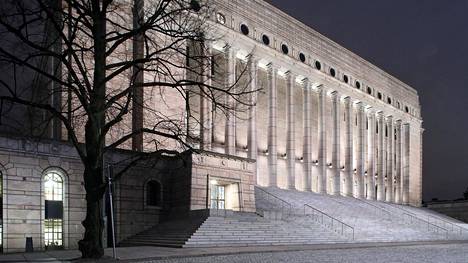 Suomen rumin rakennus ja fasistinen monumentti? Eduskuntatalo on pikemminkin sovun maamerkki
