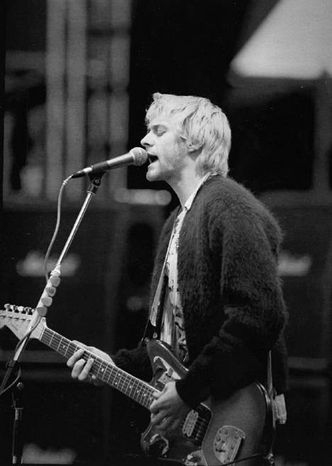 Kurt Cobain Ruisrockissa kesäkuussa 1992.