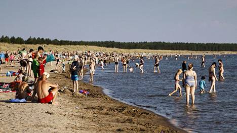 Itämeri on kerännyt lämpöä jo kuukausien ajan – avomerellä vesi on jopa 27-asteista, eikä viilenemisestä ole tietoakaan