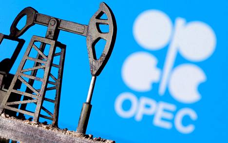 Öljyn hinta laski hetkellisesti, kun yhdysvaltalaismedia kertoi Arabiemiraattien käyneen keskusteluja öljyntuottajamaiden Opec-järjestön jättämisestä.