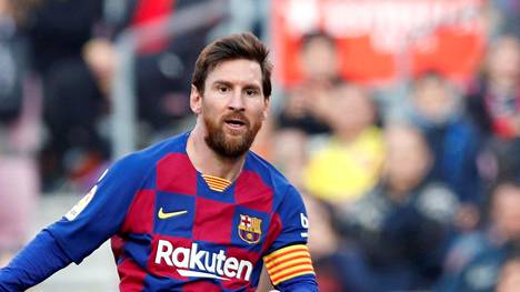 Jalkapallon supertähdet säväyttivät lauantaina: Lionel Messi teki neljä maalia ja Cristiano Ronaldo venytti maaliputkensa 11 otteluun