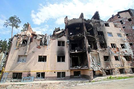 Venäjän pommittama asuinrakennus Irpinissä, Kiovan alueella toukokuun alussa. 