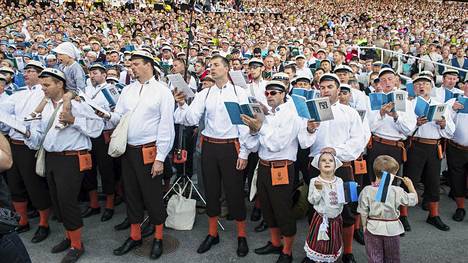 Laulu on tuonut Virolle vapauden jo kaksi kertaa, ja taas kymmenet tuhannet kokoontuvat Tallinnan laululavalle