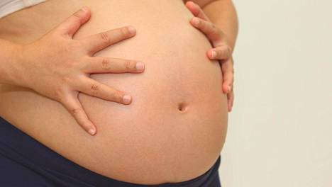 Tutkimus: Äidin ylipaino vanhentaa vauvan soluja - Tiede 