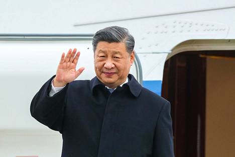 Kiinan presidentti Xi Jinping lähdössä Vnokovon lentokentältä keskiviikkona.