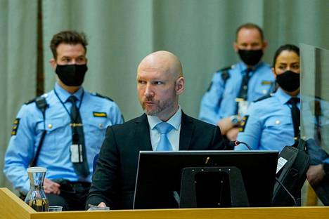 Anders Behring Breivik käräjäoikeuden istunnossa 19. tammikuuta.