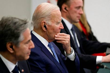 Yhdysvaltojen presidentti Joe Biden (kesk) osallistui perjantaina G7-huippukokoukseen Japanissa.