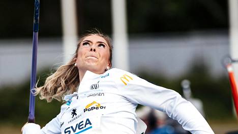 Yleisurheilu | Julia Valtanen on kahden heittolajin taitaja – keihäänheiton suurlupaus pärjää myös pesäpallokentällä