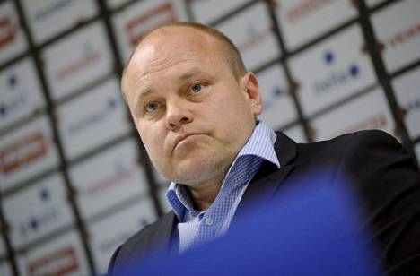 Mixu Paatelainen kuvattiin Suomen miesten maajoukkueen päävalmentajana maaliskuussa 2015.