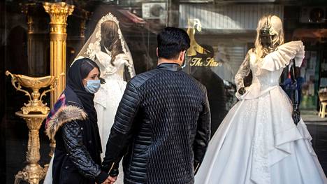 Iran | Iran lanseerasi uuden islamilaisen treffi­sovelluksen, joka kannustaa avioliittoon – sovelluksesta puolison löytäneiden avio­elämää seurataan ensimmäiset vuodet