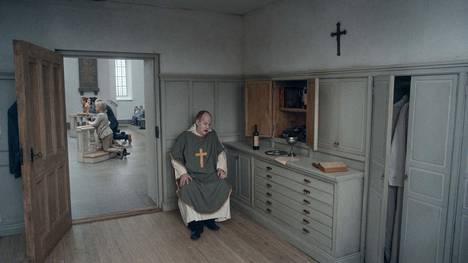 Pappi, joka on menettänyt uskonsa, on ohjaaja Roy Anderssonin omakuva.