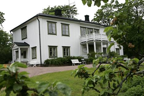 Stansvikin kartanon päärakennus on peräisin 1800-luvun alkupuolelta.