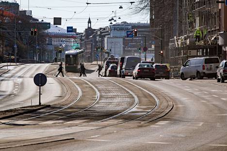 Katupöly heikentää ilmanlaatua Helsingissä varsinkin keväisin.