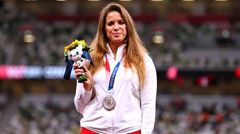 Maria Andrejczyk otti Tokiossa olympiahopeaa heitettyään finaalissa 64,61.