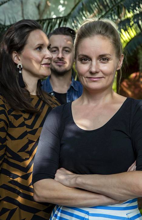 Duara Travelsin perustaja on yrittäjä Annika Järvelin (vasemmalla). Osakkaina yrityksessä ovat Iina Merikallio ja Timo Silvennoinen. Lisäksi tiimiin kuuluu ulkomailta käsin työskentelevä osakas Salia Binaud.
