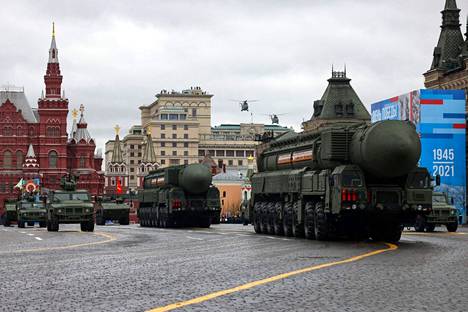 Venäjä esitteli mannertenvälisiä ohjuksiaan voitonpäivän paraatissa Moskovassa viime toukokuussa.