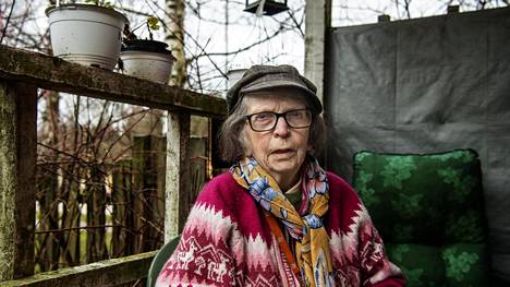 Yksinäisyys | 88-vuotiaan Heli Sundqvistin vauhdikas arki muuttui dramaattisesti maaliskuussa – Nyt hän kertoo monelle suomalaiselle tutuksi tulleista ”tyhjistä päivistä”