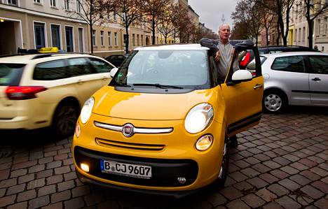 Ludger Soares Hegemann ajaa sivutyönään taksia Berliinissä. "Kun Berliinissä oli kesällä taksien mielenilmaus Uberia vastaan, se oli parasta mahdollista mainosta palvelulle. Kuulin Uberista silloin ensi kertaa, ja parin viikon päästä olin itse kuljettaja", hän kertoo.