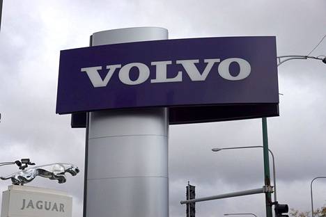 Volvo Cars suunnitteli listautumista jo vuonna 2018, mutta lykkäsi suunnitelmiaan silloisen autoteollisuuden osakkeiden laskusuhdanteen vuoksi. 