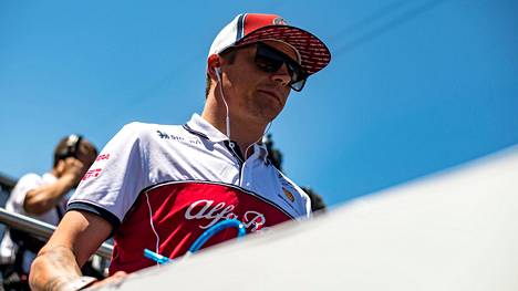 Kova väite Italiasta: Kimi Räikkönen voi palata Ferrarille, jos Sebastian Vettel vetäytyy