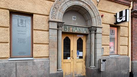 Punavuoren nuorisotalo Betania sijaitsee osoitteessa Perämiehenkatu 13.