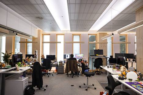 Supercellin työntekijöiden työpisteet Jätkäsaaren toimistolla on koristeltu pelihahmoin.