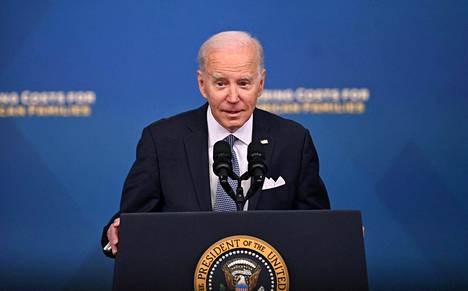 Joe Biden puhui taloudesta torstaina Eisenhowerin hallintovirastorakennuksessa.