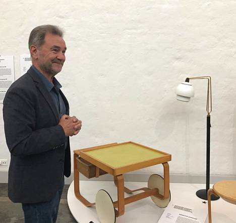 Keräilijä Pertti Männistö esitteli Aalto-kokoelmiinsa perustuvaa näyttelyä perjantaina 9. syyskuuta Taidehallissa Helsingissä.