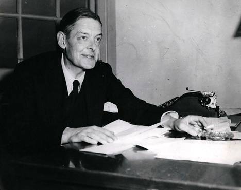 T. S. Eliot vuonna 1949, kauan mestariteoksensa The Waste Landin syntymän jälkeen. Hänestä oli välivuosina kehittynyt kristillinen konservatiivi.