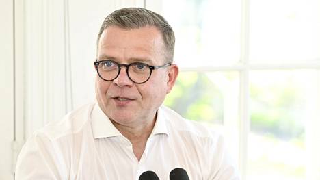 Pääministeri Petteri Orpo (kok) sanoi sunnuntaina pääministerin haastattelutunnilla, että edelleen on kaikki syy olettaa, että Suomeen pyrkisi tuhansia ihmisiä, jos raja avattaisiin nyt.