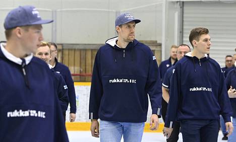Marko Anttila (vas.) ja Atte Ohtamaa ovat pelanneet kaikki neljä arvoturnausta Jukka Jalosen alaisuudessa.