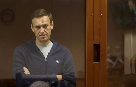Navalnyi tuomittiin vanhojen kavallussyytteiden vuoksi noin kahdeksi ja puoleksi vuodeksi vankilaan. Vangitsemista seurasivat maanlaajuiset mielenilmaukset, joiden myötä poliisi on ottanut kiinni yli 11000 ihmistä.