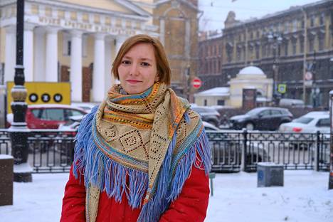 Venäjä | Suomessa valokuva­näyttelyn pitänyt pietarilainen Darja Apahontšitš joutui valtion silmä­tikuksi toden­näköisesti feminisminsä vuoksi – Venäjä julisti hänet ulko­valtojen media-agentiksi