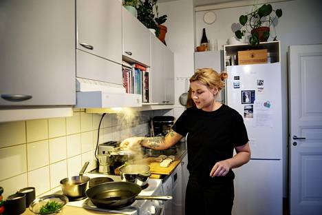 Hanne Honkanen tekee ruokaa kotona lähinnä vapaapäivinä. 