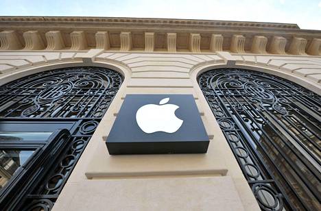 Apple sovitteli Ranskassa 25 miljoonalla eurolla tapauksen, jossa sitä syytettiin puhelimiensa hidastamisesta. Applen Pariisin-myymälä lähellä kaupungin oopperaa.