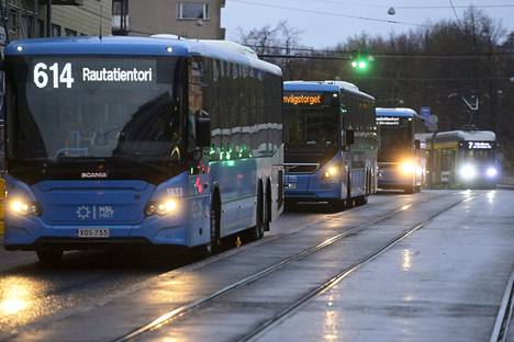 Helsingin seudun liikenne päättää tiistaina uudesta matkalippujen hintajärjestelmästä.